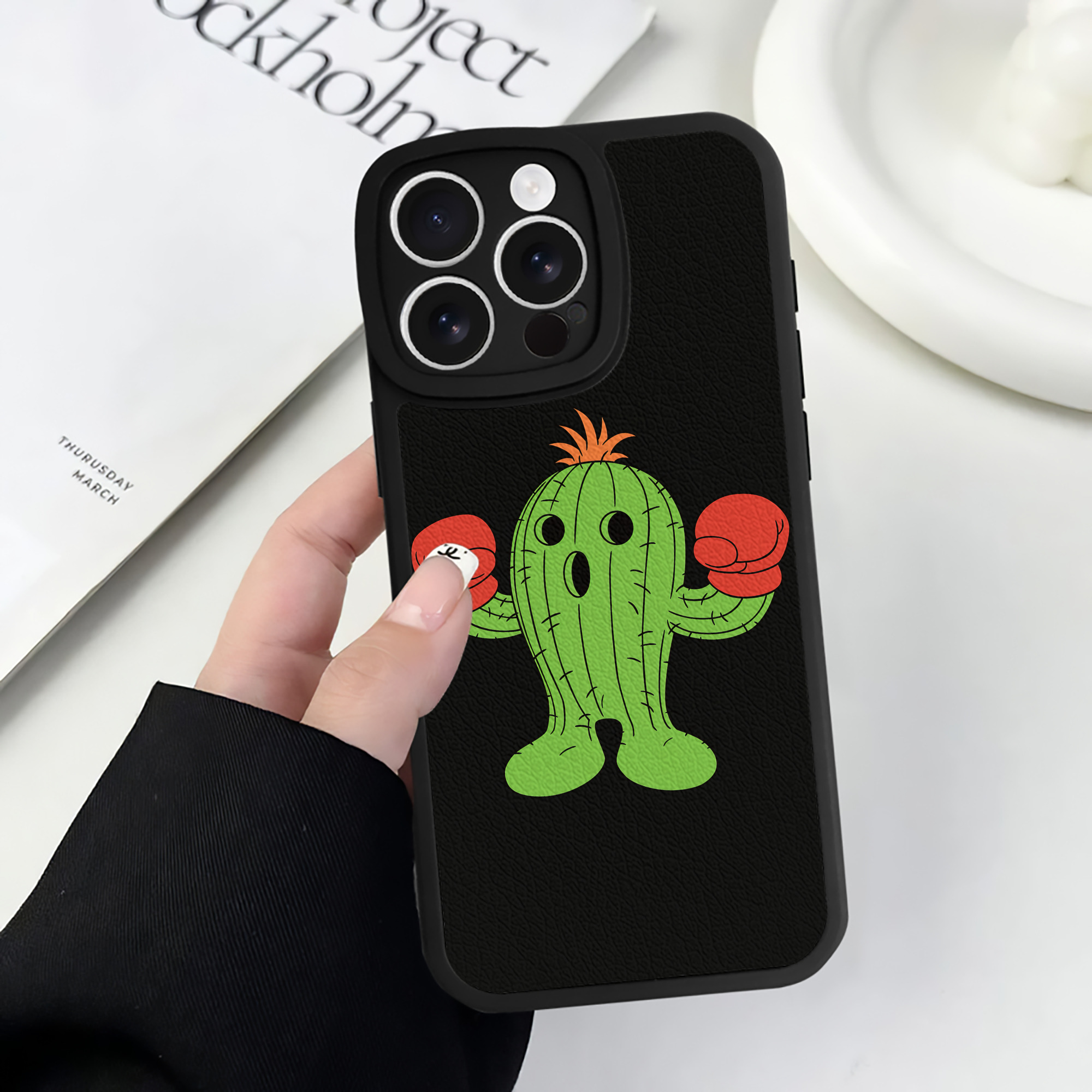 （画像用） Digimon デジタルモンスター/デジモン 【iPhone 16シリーズ対応】シリコンスマホケース（レザー調） 材質：シリコン